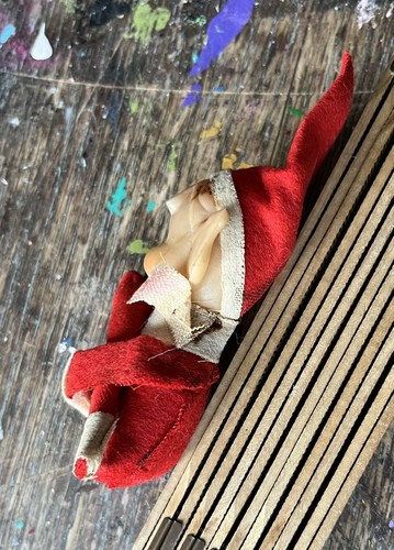 Vintage Pixie Elf Sprite Knee Hugger~Japan~Red w/White Scarf and Long Eyelashes - Picture 3 of 6