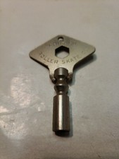 VINTAGE ANTIQUE "CHICAGO" ROLLER SKATE COMPANY SKATE KEY w WRENCH MADE OF STEEL