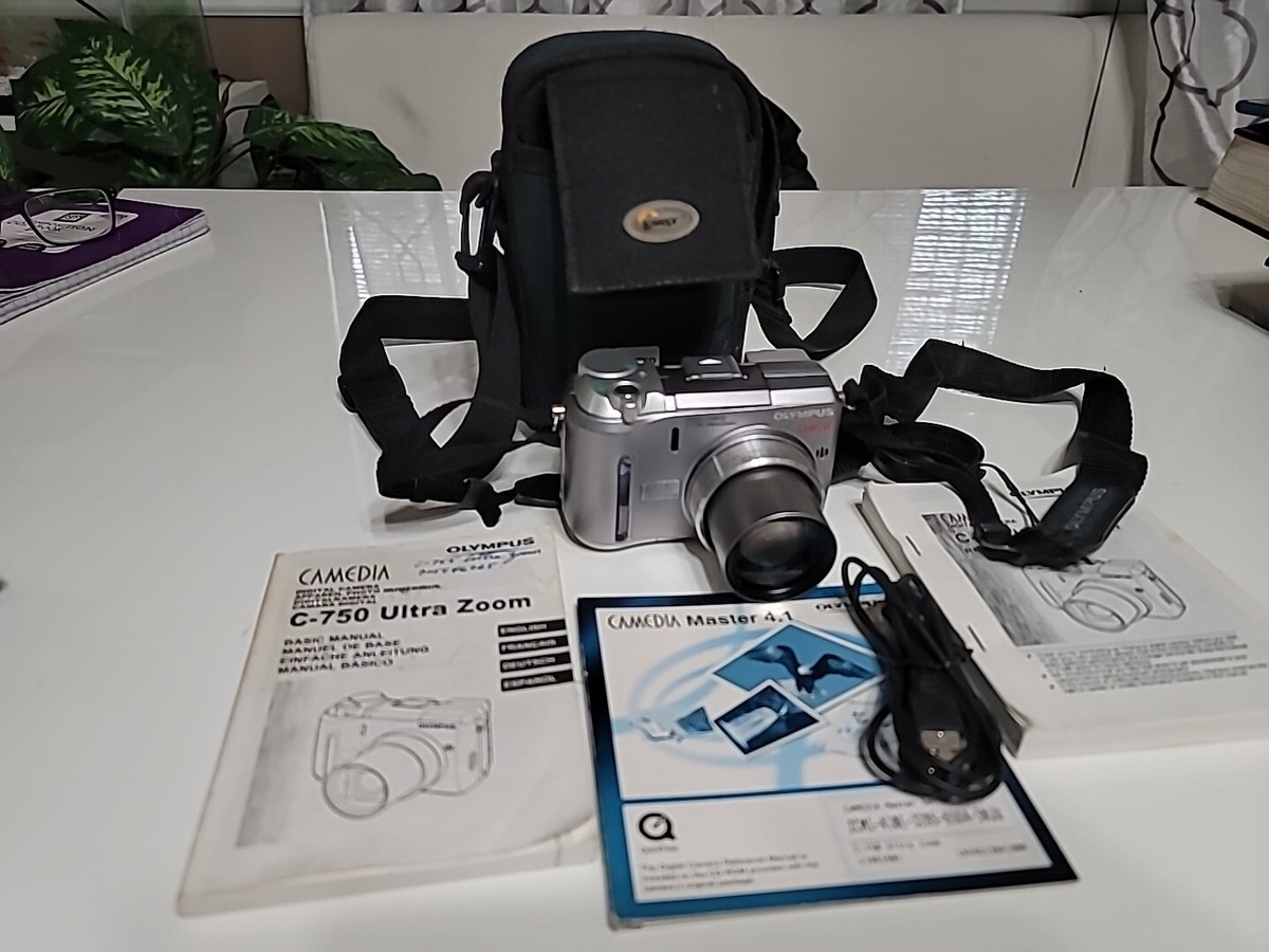 Olympus C-755 Ultra Zoom, 4MP Digital Camera, 10x Optical