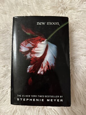 The Twilight Saga Ser.: New Moon by Stephenie Meyer (2008, Trade Paperback)
