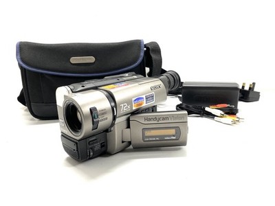 SONY CCD-TRV46E Hi8 Tape Analogue Video Camera HANDYCAM Complete Working Set