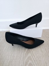 Donald J Pliner Black Pointed Toe Kitten Heel Slip On Womens Shoes 6.5