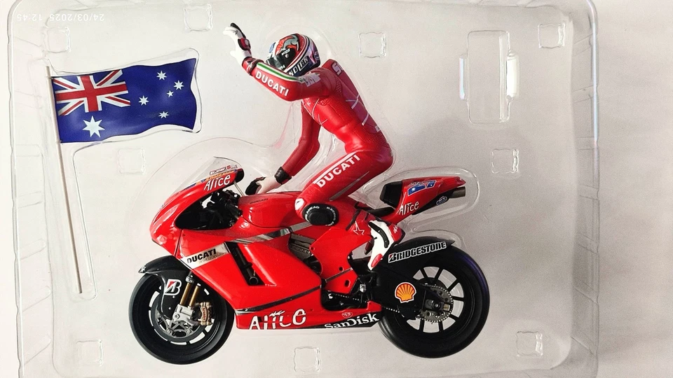 MINICHAMPS 1:12 DUCATI DESMOSEDICI GP 7 CASEY STONER GP AUSTRALIA - Photo 2/4