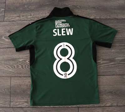KIDS 152 CM. PLYMOUTH ARGYLE HOME FOOTBALL SHIRT 2016 2017 JORDAN SLEW #8 SIGNED