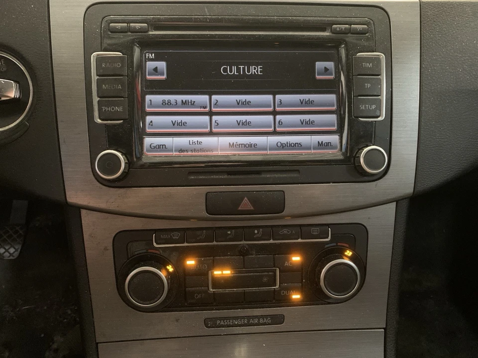 Autoradio CD Poste Auto Radio Origine Volkswagen Passat B7 3C8035195 SANS Code ❌ - Photo 1/4
