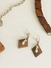 Vtg Gold Tone Wooden Jewelry Suite-Earrings/Bracelet/“R” Pendant-Necklace — photo 3