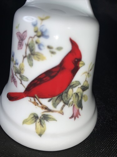 VINTAGE GERMAN PORCELAIN CARDINAL BIRD BELL - Picture 7 of 8