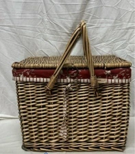 Vintage Eddie Bauer Picnic Basket