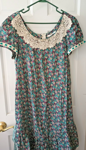 Vestido Pradera Hawaiano De Colección Liberty House x Sun Babies Muu Muu Ditsy Estampado Mediano - Imagen 3 de 9