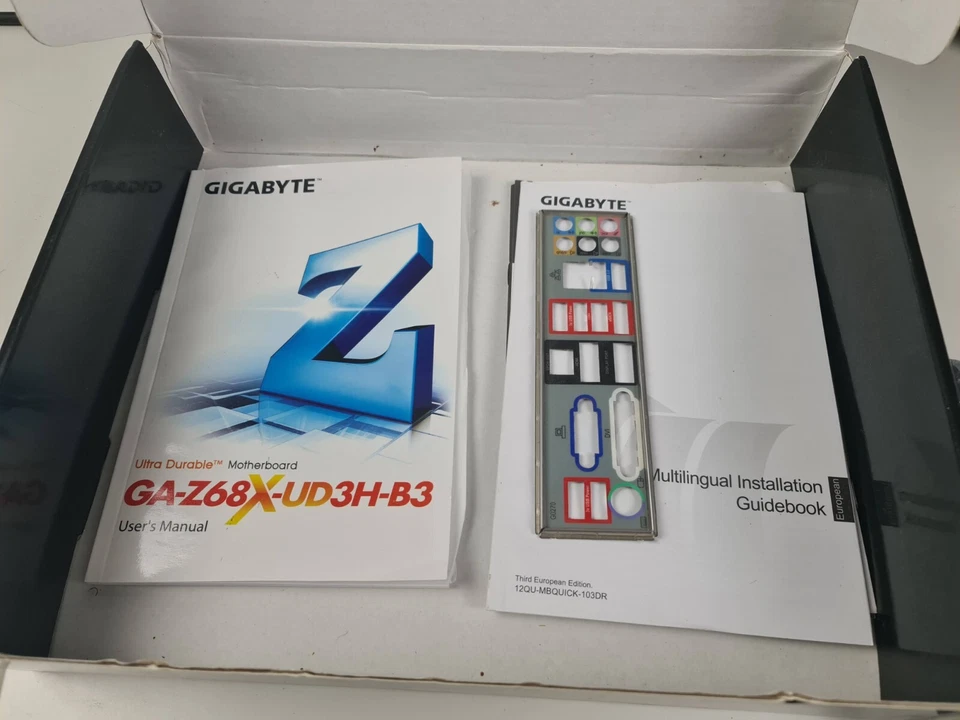 carte mere gigabyte GA-Z68X-UD3H-B3 socket intel lga1155 lga 1155 Z68 - Photo 4/4