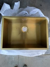 Swiss Madison SM-KU709G Tourner 27" x 19”Undermount Single Basin Sink - Gold