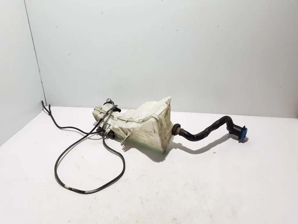 VOLVO XC60 II 246 Window Washer Tank 32328197 2.00 32841136