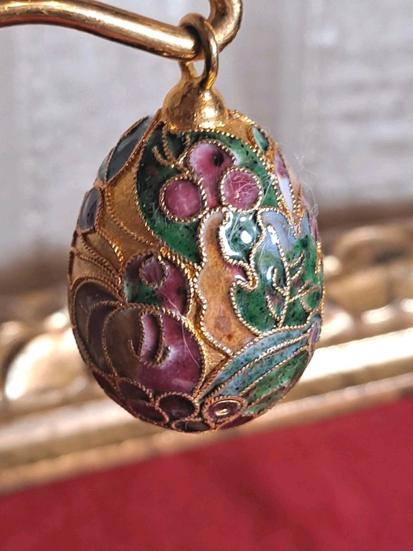 Vintage Cloisonne Enameled Large Floral Design Egg Pendant Art Neclace 