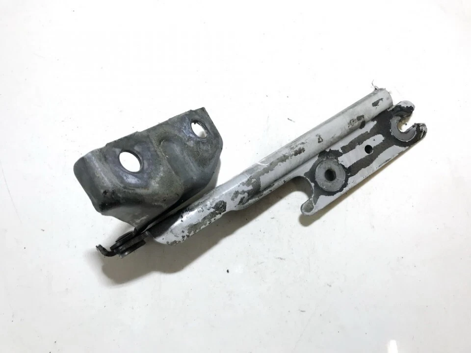 Bisagra capó derecho Mazda 626 2000 usada, original #688233-18 Foto 2 de 4