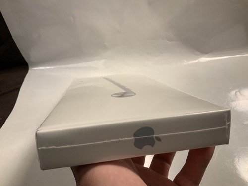 Apple Bluetooth Keyboard MC184LL/A Wireless Keyboard - Silver Sealed - Picture 5 of 8