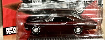 🏁 Auto World Vintage Muscle 1966 Dark Red Chevrolet Impala SS 1