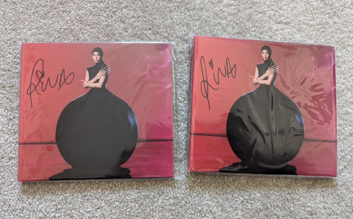 RINA SAWAYAMA HOLD THAT GIRL直筆サイン　カードセット RINA SAWAYAMA HOLD THAT GIRL直筆サイン カードセット Rina