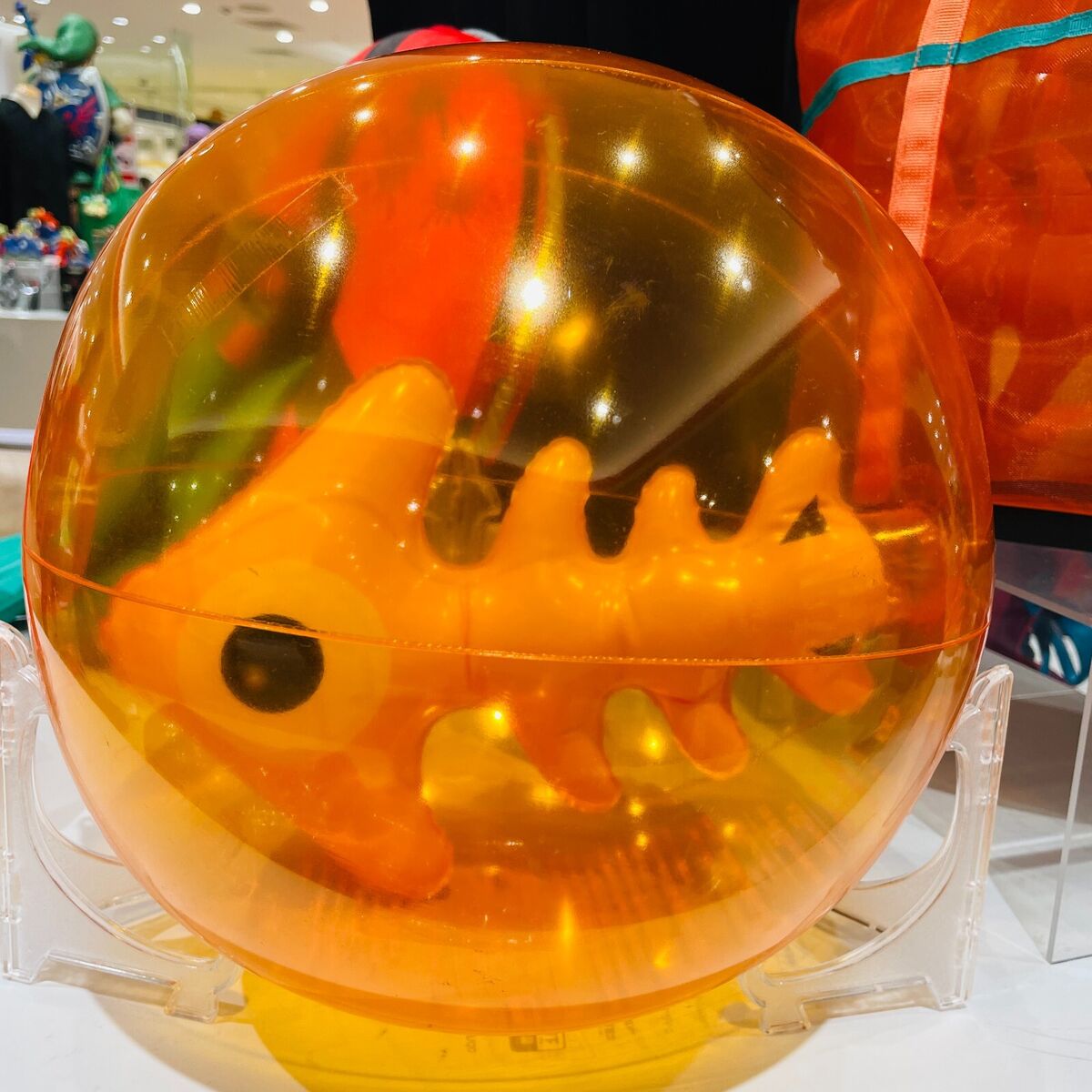 Splatoon 3 SALMON RUN Golden Egg Beach Ball / Nintendo Store Splatoon 3 SALMON RUN Golden Egg Beach Ball / Nintendo Store