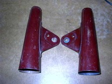 YAMAHA YL3 G1F PAIR OF RED HEAD LAMP EARS BRACKETS 196-23131-40  196-23121-40