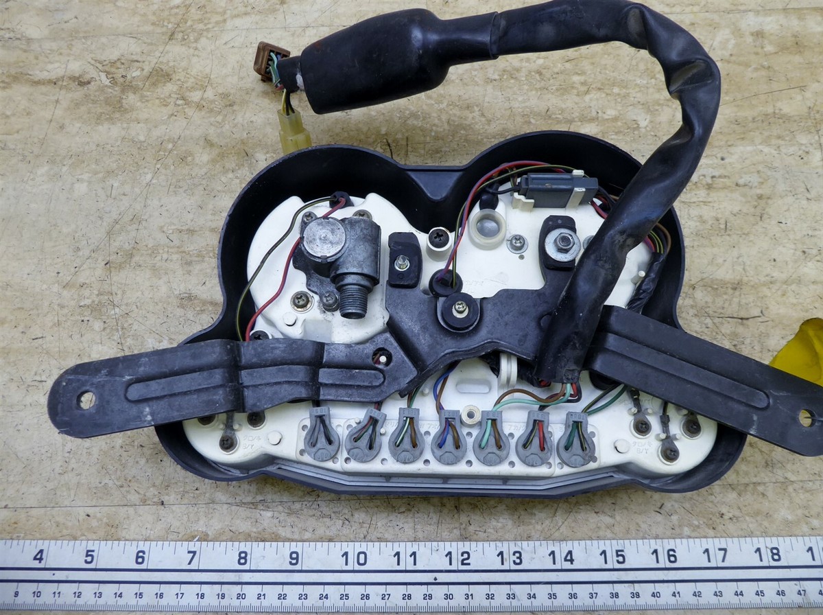 1986 Kawasaki ZX1000 Ninja K435. gauge cluster speedo tach