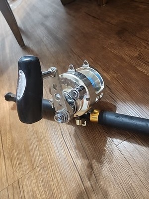 Fin-Nor Santiago 25  Reel Two-Speed Lever Drag Reel SA25 Includes Rod Clamp WOW!