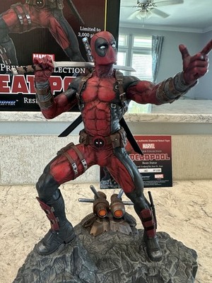Deadpool Premier Collection Resin Statue Diamond Select Marvel