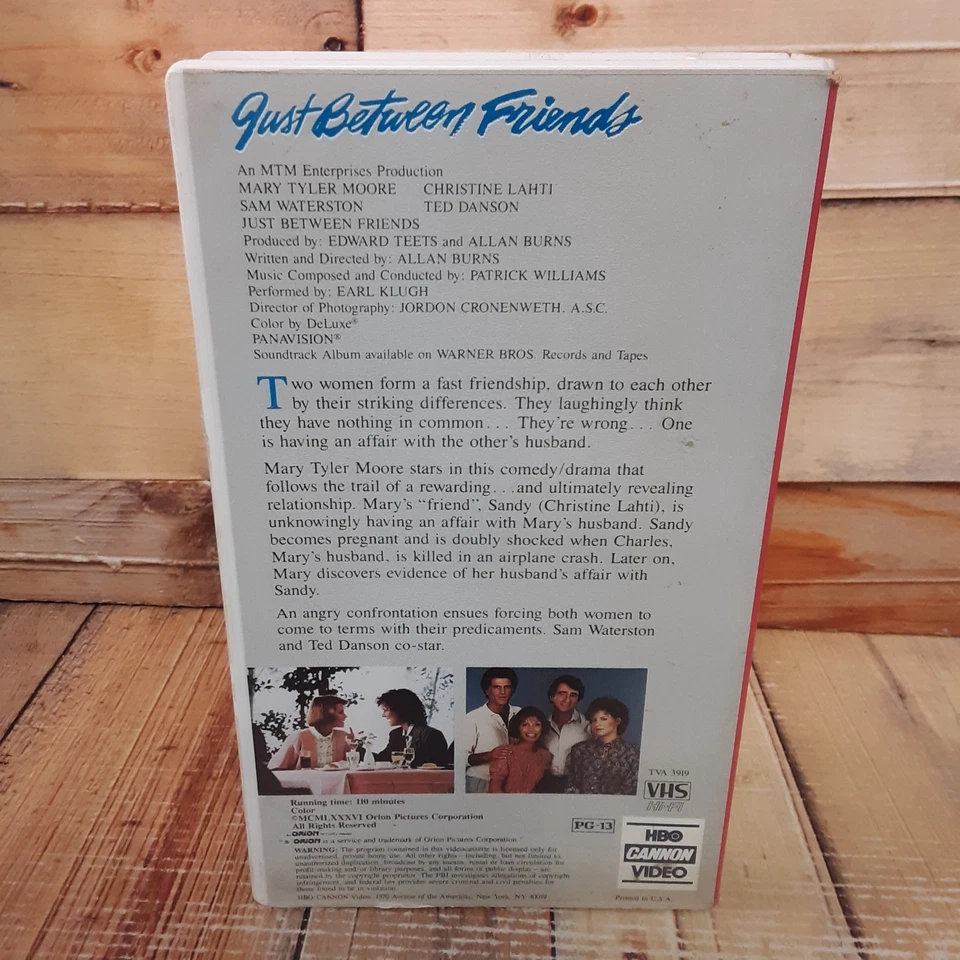 Just Between Friends VHS Used Mary Tyler Moore Ted Danson 1986 Drama HBO Cannon Foto 2 de 4