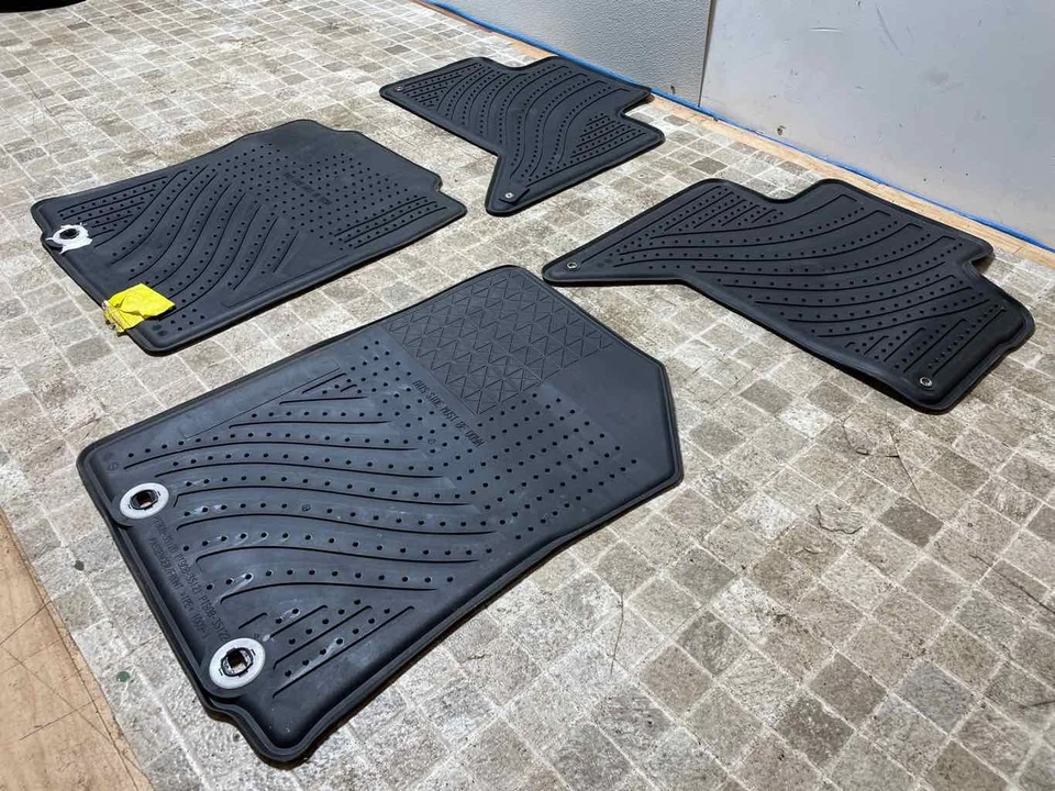 适用于 2012 - 2015 年丰田 TACOMA 前后橡胶脚垫 4 件套原始设备制造商 — 第 3/4 张图片