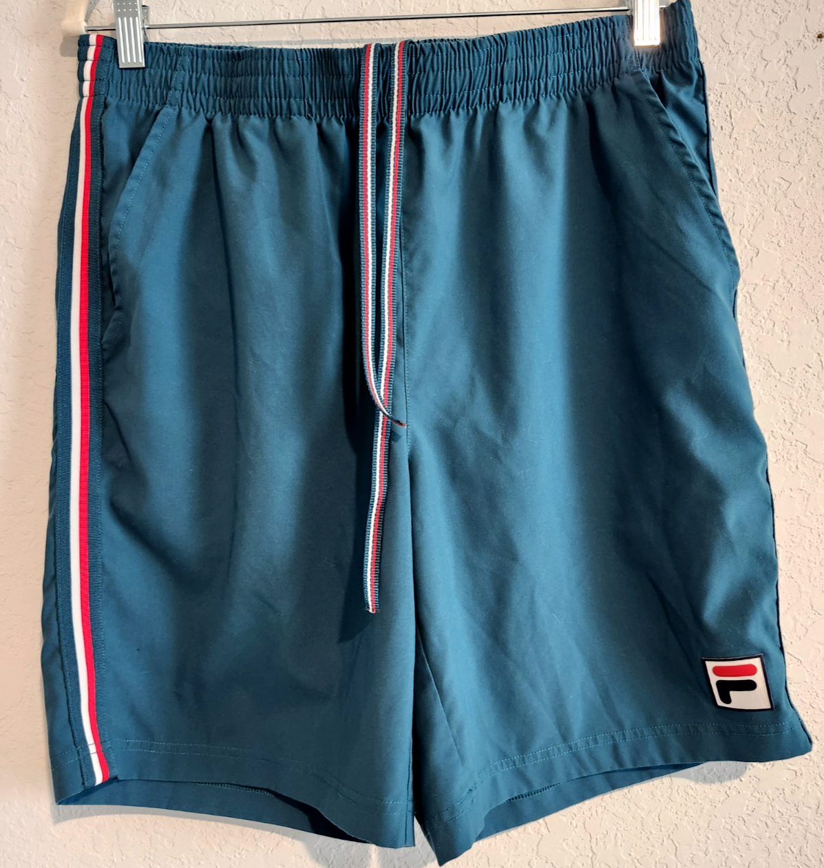 Pantaloncini sportivi uomo Fila taglia M blu acqua coulisse rosso bianco righe logo palestra