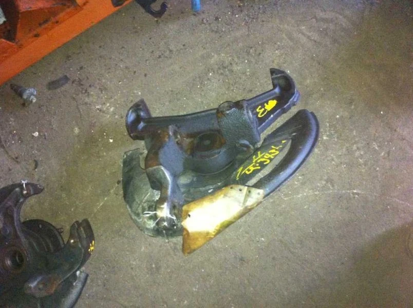 Nudillo husillo delantero camioneta Ford F350 85-91 Foto 2 de 4