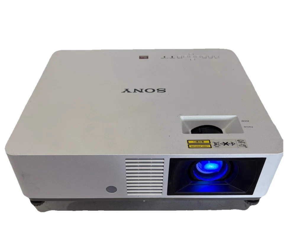 Proyector Sony VPL-CWZ10 3LCD 5000 lúmenes 301 horas luz con montaje funciona muy bien Foto 3 de 4