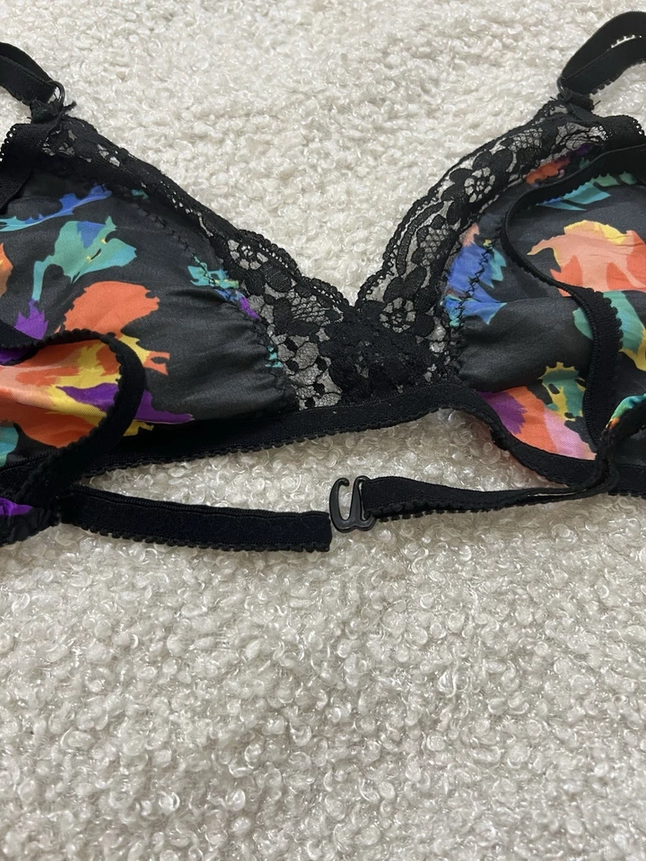 Sujetador vintage Victoria’s Secret satinado #6034 Foto 3 de 4