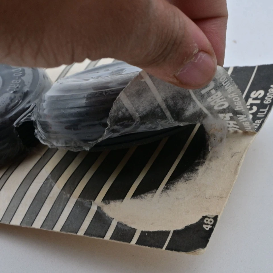 Ruedas amortiguadoras de bajo rebote Du-Bro 275T 2-3/4" de diámetro para aviones de radiocontrol Foto 4 de 4