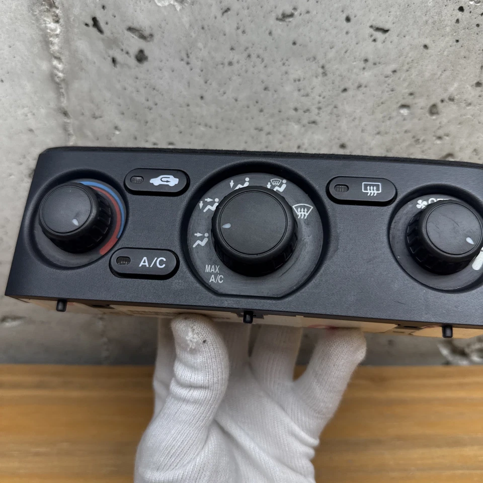 2003-2006 Honda Pilot LX Heat AC Temperature Climate Control OEM 79600-S9V1A020m - Image 3 of 4