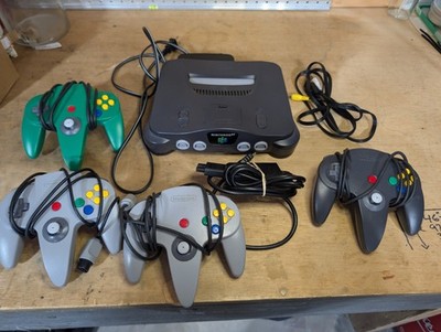 VTG Nintendo 64 N64 console WITH 4 Controllers + Cables Bundle Lot AUTHENTIC
