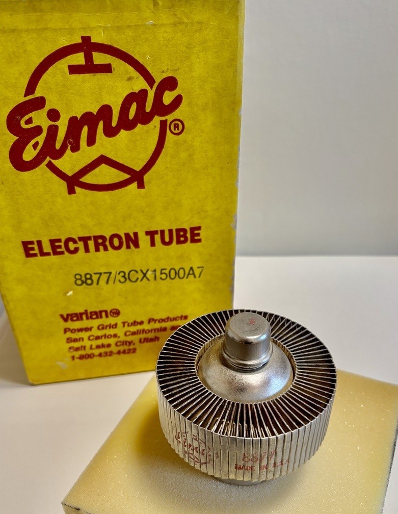 Eimac 8877 3CX1500A7 Power Triode Amplifier Tube With Socket
