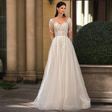 Elegant V-Neck Wedding Dresses Long Sleeves Lace Appliques A-Line Bridal Gowns