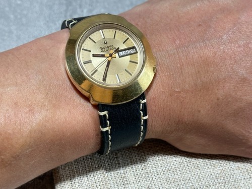 BULOVA ACCUTRON / VINTAGE Swiss watch / tuning fork men's wrist watch - Picture 14 of 17