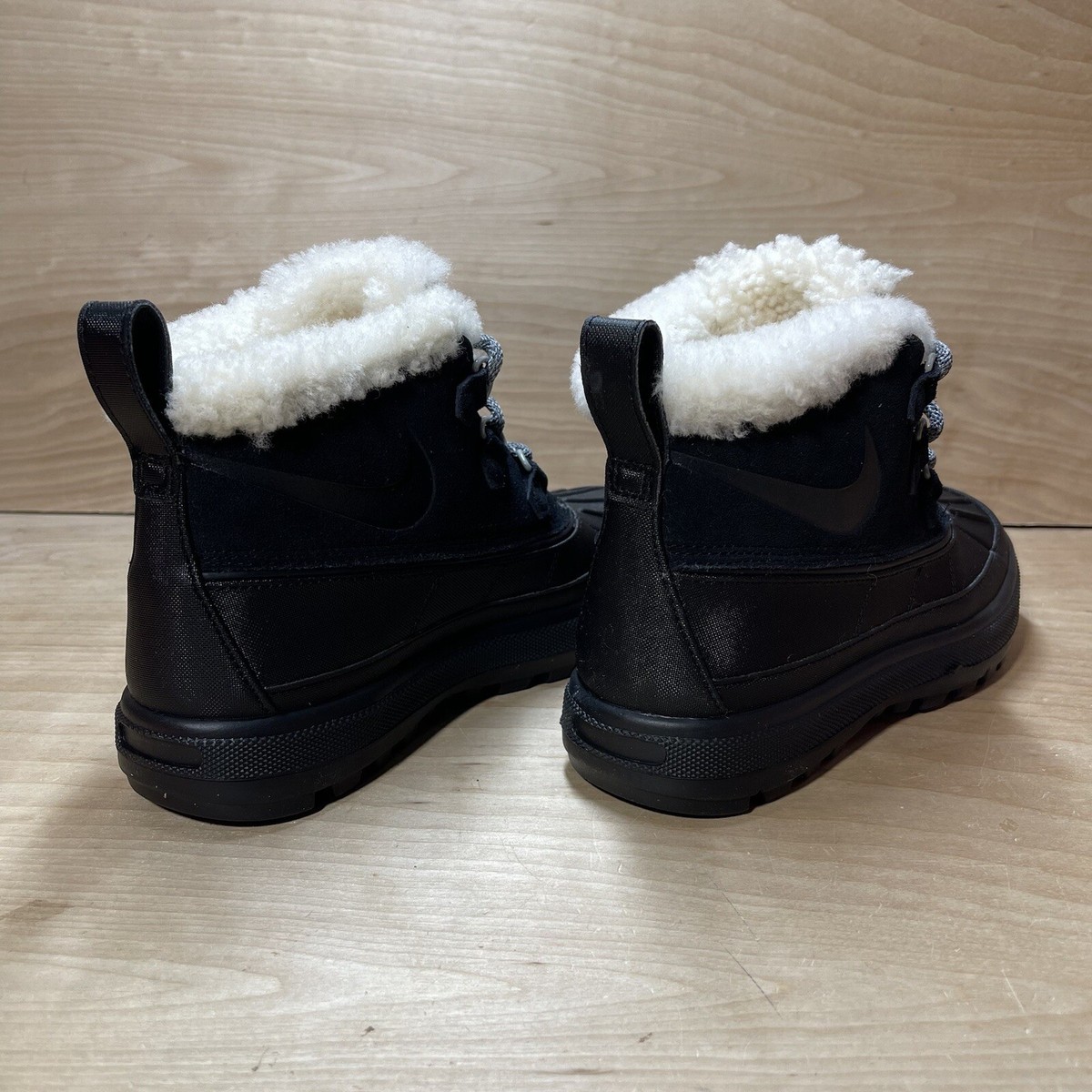 women's nike woodside chukka 2 boots