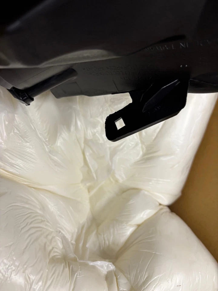 Conjunto de faros - Certificado Capa TYC 20-6961-00-9 para Cadillac CTS 08-14 Foto 4 de 4