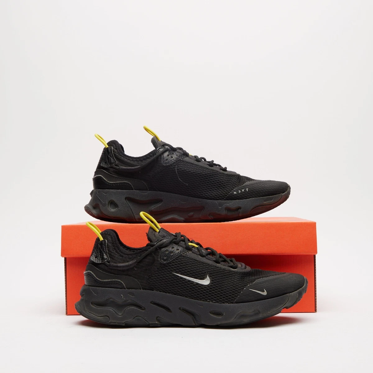 NIKE React Live Black SIZE 8 Trainers eBay