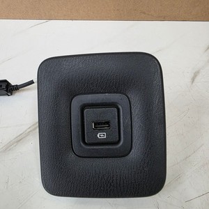 2014-2020 Infiniti QX60 Rear Quarter Console USB Charging Port RH Trim Panel OEM