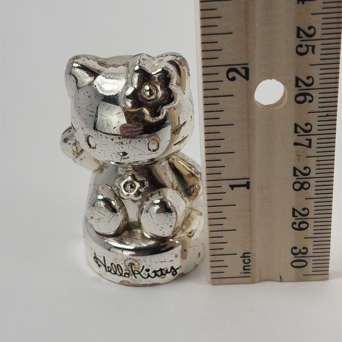 Vintage Rare Hello Kitty Sanrio 1998 Chrome Magnetic Paperweight