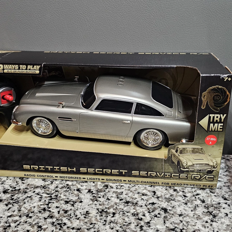 NOS NIB 007 Aston Martin DB5 Goldfinger British Secret Service RC - 2012 - Image 3 of 4