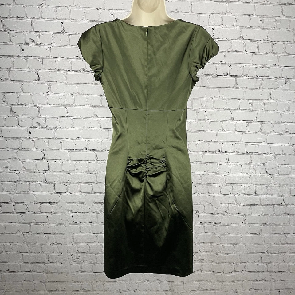 Vestido Lápiz De Colección Nicole Miller Verde Satinado Acanalado Cremallera Forrado Hecho en EE. UU. Talla 6 Foto 2 de 4