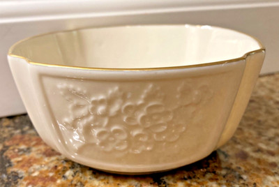 Lenox Arcadia Collection Gold Trimmed Candy Dish Bowl. 4.5 