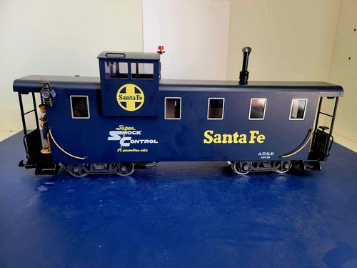 LGB# 43710 SANTA FE CABOOSE QUEEN MARY SERIES (BLUE) Metal Wheels LNIB - Picture 2 of 9
