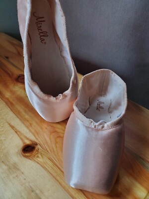 Mirella Advanced Pointe Shoes MS101A - Size 3, Width XXX, Brand New