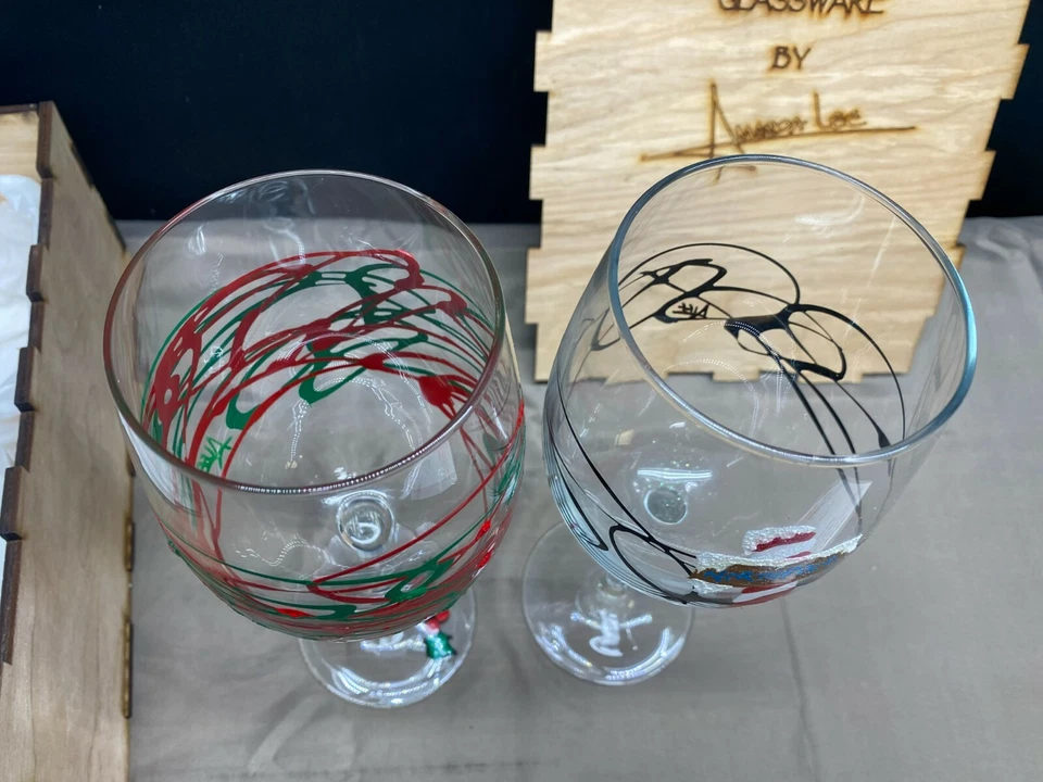 Juego de 2 diseños ~ Copas de vino "NAVIDAD" Amanda Lee ~ 9 1/4" de alto con caja de regalo Foto 4 de 4