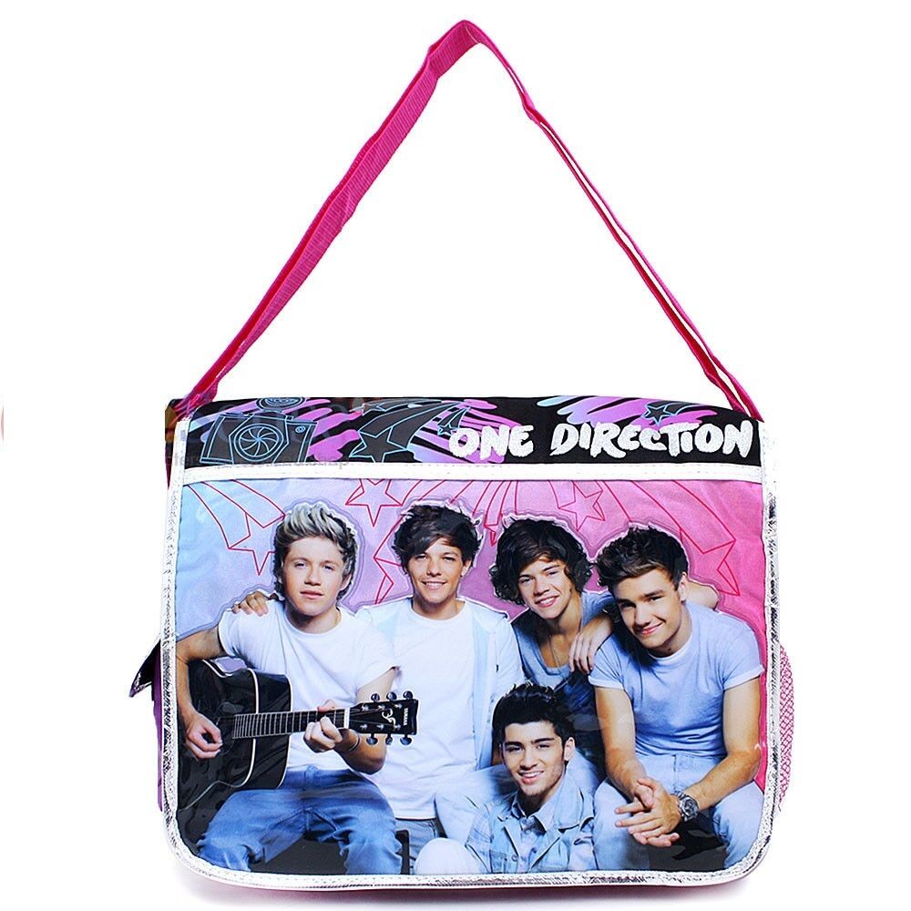 One Direction backpack that I got a Claire's | One direction merch, One  direction lockscreen, One direction concert